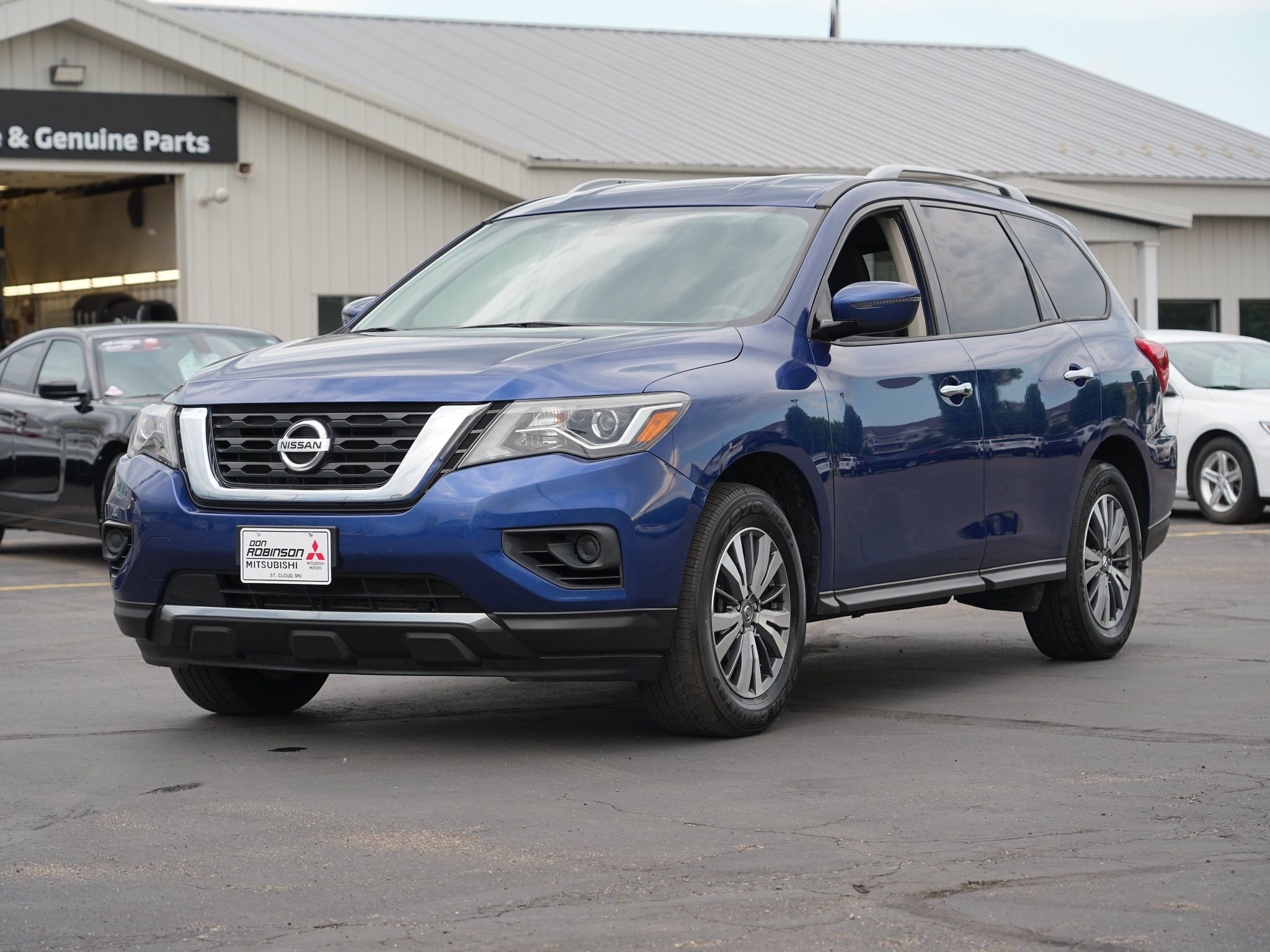 Used 2020 Nissan Pathfinder S AWD/4WD image 8