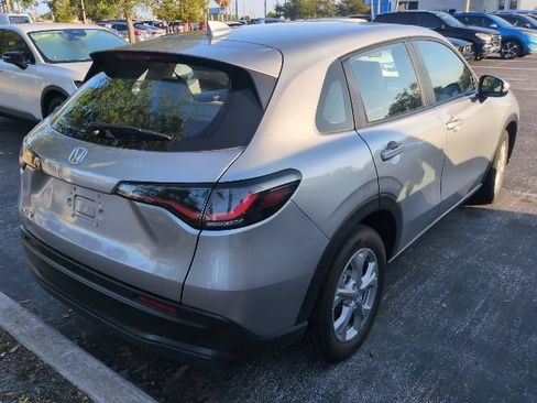 Used 2025 Honda HR-V LX image 2