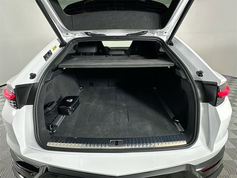 Used 2025 Lamborghini Urus SE image 27