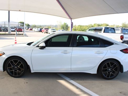 Used 2022 Honda Civic Sport Touring image 2