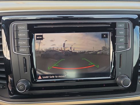 Used 2019 Volkswagen Beetle 2.0T Final Edition SEL image 28