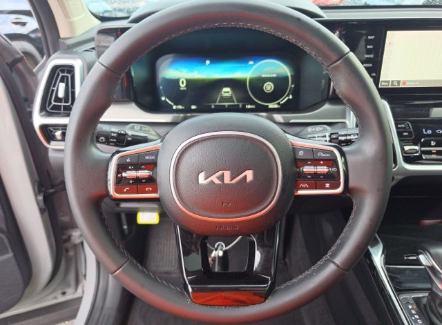 Certified 2023 Kia Sorento SX FWD image 9