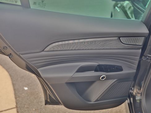 New 2024 Maserati Grecale GT image 31