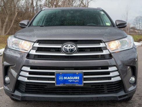 Used 2019 Toyota Highlander XLE image 3