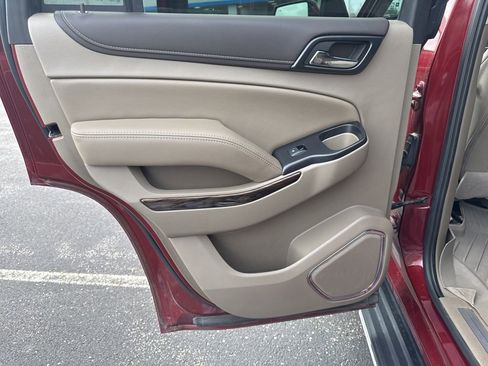 Used 2020 GMC Yukon SLT w/ Premium Edition image 29