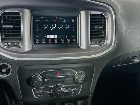 Used 2022 Dodge Charger SXT RWD image 23