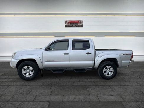 Used 2013 Toyota Tacoma PreRunner w/ TRD Off-Road Pkg RWD image 4