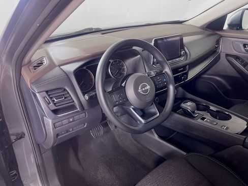 Used 2023 Nissan Rogue SV image 10