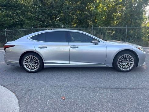 Used 2022 Lexus LS 500 RWD image 4
