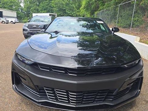 Used 2020 Chevrolet Camaro LT RWD image 23