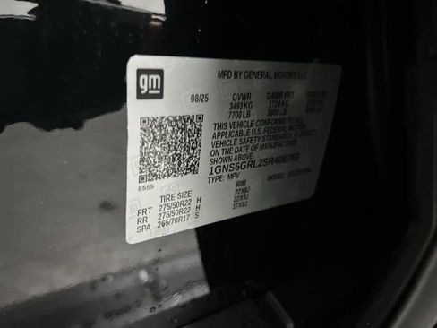 New 2025 Chevrolet Suburban High Country AWD/4WD image 35