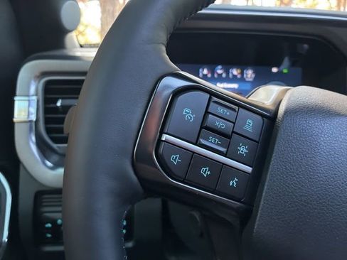 Used 2025 Ford F350 Platinum w/ FX4 Off-Road Package image 28