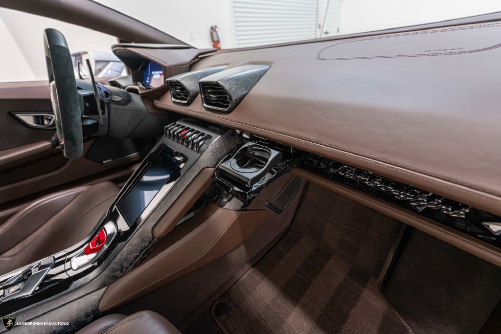 Used 2020 Lamborghini Huracan EVO AWD/4WD image 33