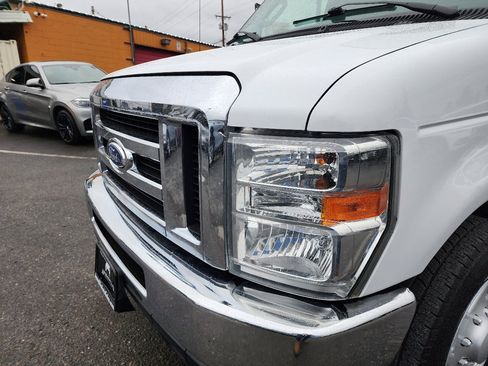 Used 2014 Ford E-250 and Econoline 250 E-250 w/ Power Group image 32
