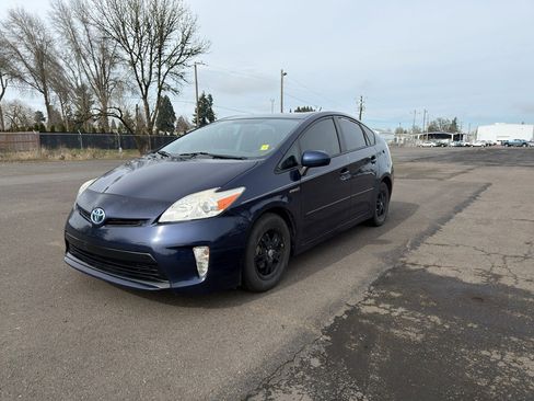 Used 2014 Toyota Prius Two image 4