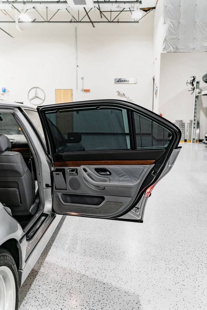 Used 2001 BMW 740iL RWD image 21