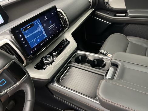 Certified 2025 Ford Expedition Active AWD/4WD image 21