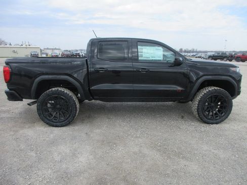 New 2026 GMC Canyon AT4 AWD/4WD image 3