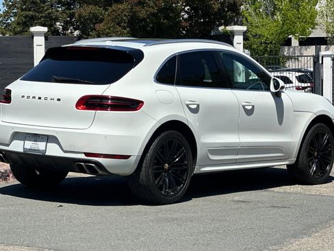 Used 2016 Porsche Macan Turbo AWD/4WD image 8