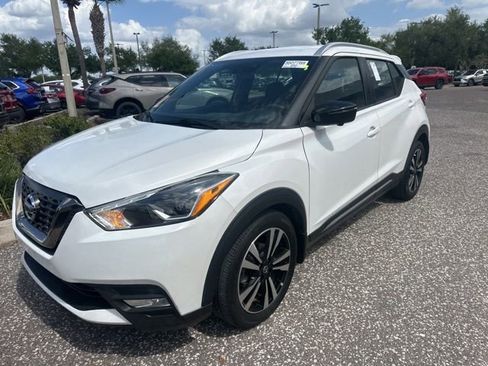 Used 2019 Nissan Kicks SR w/ SR Premium Package image 7