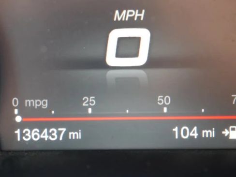 Used 2017 Alfa Romeo Giulia RWD image 10