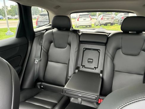 Certified 2024 Volvo XC60 B5 Core w/ Climate Package AWD/4WD image 11