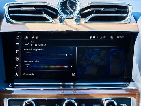 Used 2021 Bentley Bentayga image 72