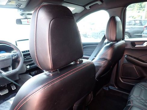 Certified 2023 Ford Escape ST-Line Elite w/ Premium Technology Package image 17