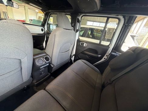 Used 2024 Jeep Wrangler Unlimited Sahara w/ Safety Group AWD/4WD image 12