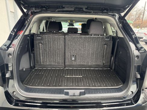 Used 2023 Toyota Highlander LE image 14