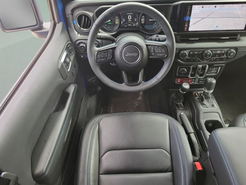 Used 2025 RAM 1500 Limited AWD/4WD image 8