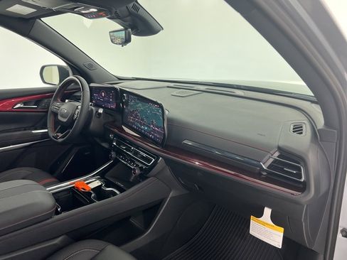 New 2026 Chevrolet Traverse RS image 28