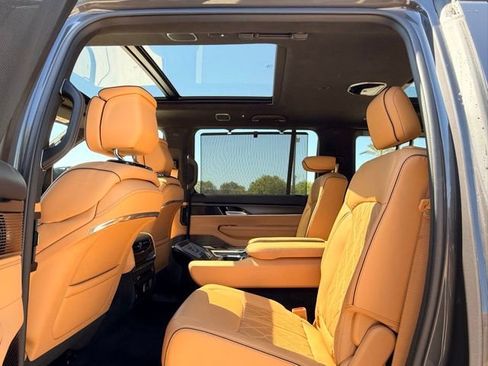 Certified 2025 Jeep Grand Wagoneer Series III w/ Quick Order Packagew 28T AWD/4WD image 12