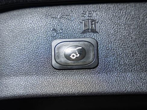 Used 2015 Ford Escape Titanium image 11