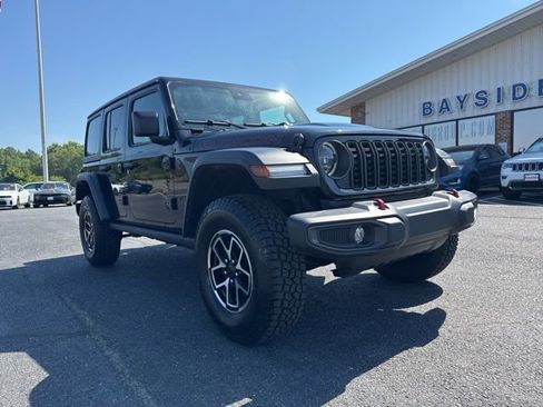 Used 2024 Jeep Wrangler Unlimited Rubicon AWD/4WD image 2