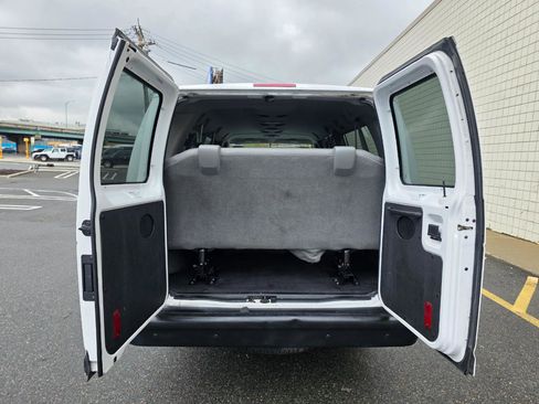 Used 2011 Ford E-350 and Econoline 350 XL RWD image 8