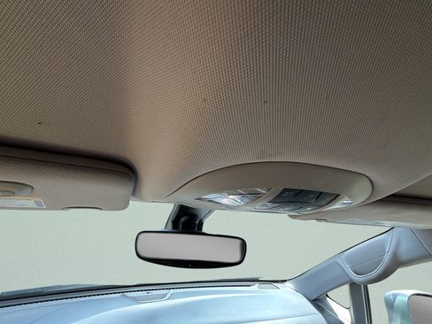 Used 2019 Chrysler Pacifica Touring-L FWD image 19