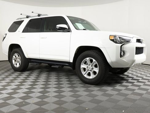 Used 2015 Toyota 4Runner SR5 Premium image 3