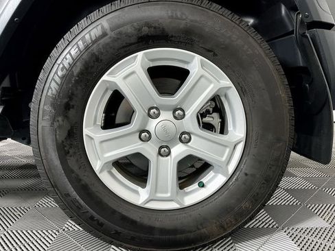 Used 2021 Jeep Wrangler Sport S image 10