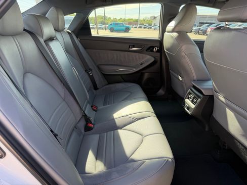Used 2019 Toyota Avalon XSE image 23