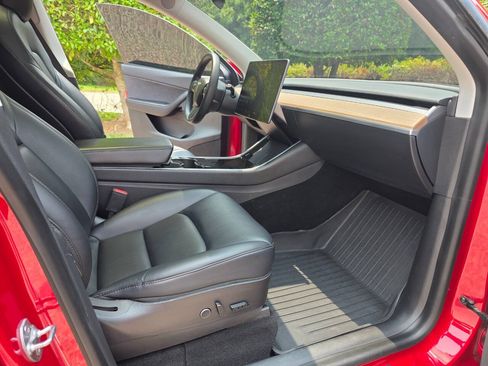 Used 2021 Tesla Model Y 2WD image 30