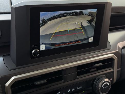 Used 2025 Toyota Tacoma SR5 AWD/4WD image 19