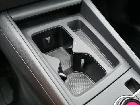 Certified 2026 Volkswagen Tiguan SE AWD/4WD image 32