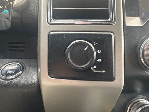 Used 2020 Ford F150 Lariat w/ Equipment Group 502A Luxury AWD/4WD image 6