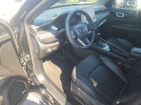 Used 2025 Jeep Compass Limited w/ Sun & Sound Group AWD/4WD image 15