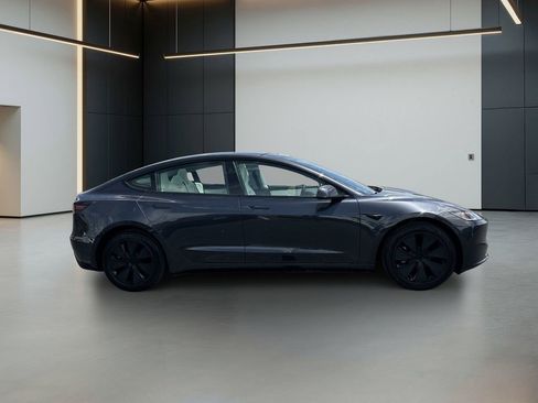 Used 2025 Tesla Model 3 Long Range RWD image 6