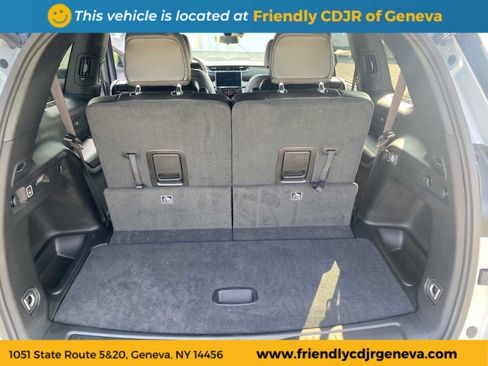 Used 2025 Jeep Grand Cherokee L Limited w/ Luxury Tech Group II image 16