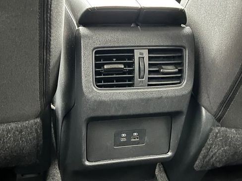 Used 2022 Nissan Rogue SV image 31