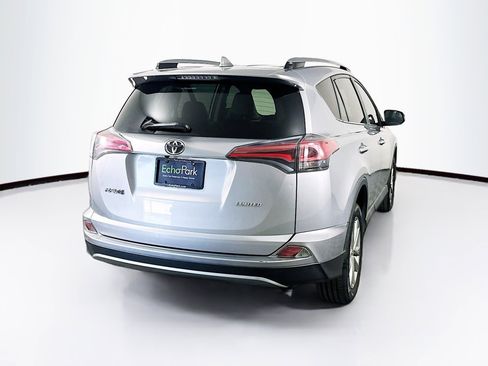 Used 2018 Toyota RAV4 Limited image 9