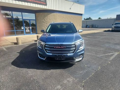 Used 2024 GMC Terrain SLT w/ LPO, Floor Liner Package FWD image 2